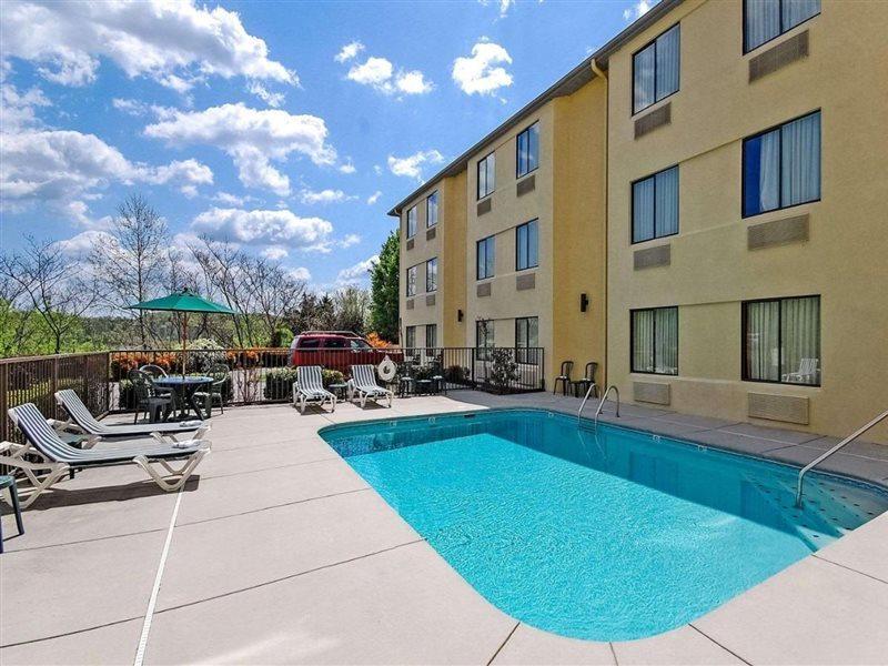 Clarion Pointe Sevierville-Pigeon Forge Exterior photo
