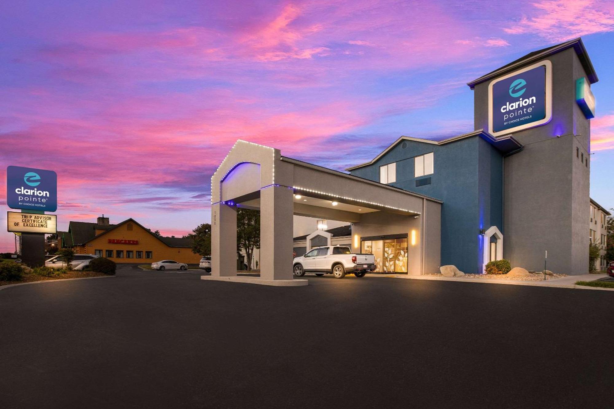 Clarion Pointe Sevierville-Pigeon Forge Exterior photo